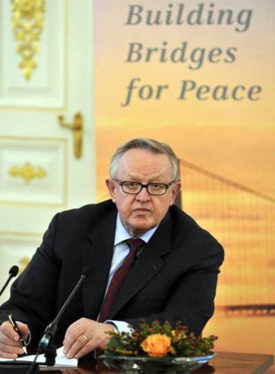 2008 - Martti Ahtisaari - O prêmio, desta vez, foi recebido pelo ex-presidente finlandês (1994-2009) Ahtisaari por uma vida dedicada a mediar conflitos, como os de Kosovo, Namíbia e Indonésia.