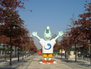 22 de Maio - 1998 — Início da Exposição Mundial de 1998 em Lisboa, Portugal. Em destaque, Gil, mascote da EXPO'98.