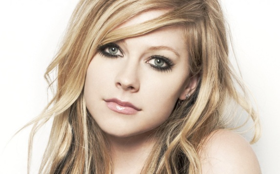 27 de Setembro – 1984 – Avril Lavigne, cantora canadense.