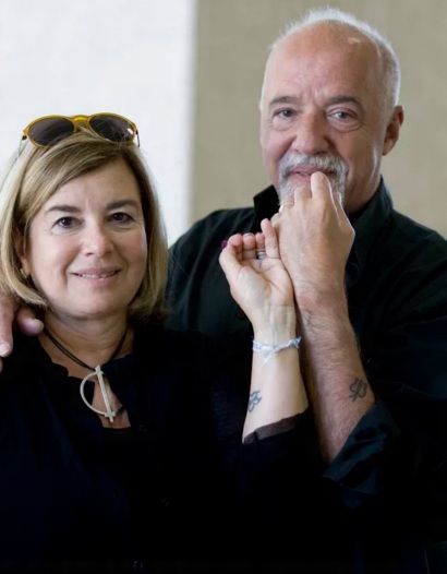 24 de Agosto — Paulo Coelho - 1947 – 70 Anos em 2017 - Acontecimentos do Dia - Foto 11 - Paulo Coelho com a esposa, Christina Oiticica.