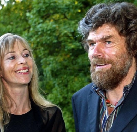 17 de Setembro – Reinhold Messner - 1944 – 73 Anos em 2017 - Acontecimentos do Dia - Foto 8 - Reinhold Messner com a esposa, Sabine Stehle.