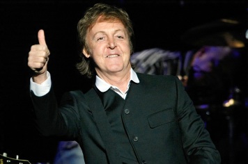 18 de Junho - 1942 - Paul McCartney - cantor e compositor inglês.