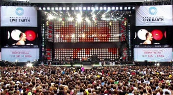 7 de Julho – 2007 — O Live Earth é realizado em diversas cidades do mundo simultaneamente.