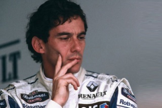 1 de Maio - Ayrton Senna em paz no Grande Prêmio de San Marino, 1994.