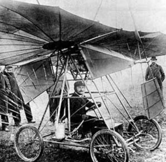 18 de Março - 1906 - A aeronave de Traian Vuia.