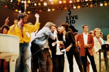 13 de Julho – 1985 – Realização do Live Aid - combinação de artistas lendários da música pop e do rock mundial em prol dos famintos da Etiópia.