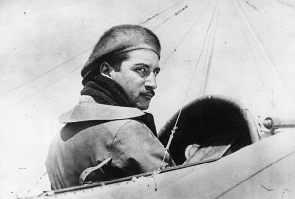 23 de Setembro – 1913 – Roland Garros efetua a primeira travessia do Mediterrâneo em um avião.