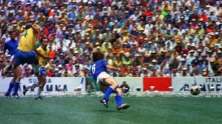 17 de Julho - Carlos Alberto Torres - 1944 – 73 Anos em 2017 - Acontecimentos do Dia - Foto 16 - Gol na final contra a Itália, em 1970.
