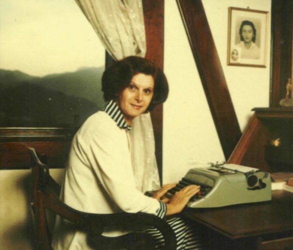 25 de Abril - 1925 — Janete Clair - autora brasileira de folhetins para rádio e televisão (m. 1983)
