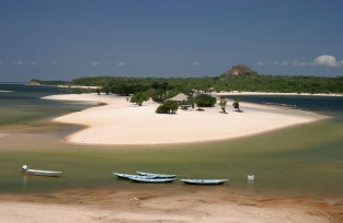22 de Junho - Alter do Chão - a praia de água doce mais bonita do mundo segundo o jornal The Guardian — Santarém (PA) — 356 Anos.