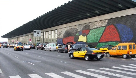 20 de Abril - 1893 – Joan Miró, pintor espanhol - Mural do aeroporto de Barcelona.