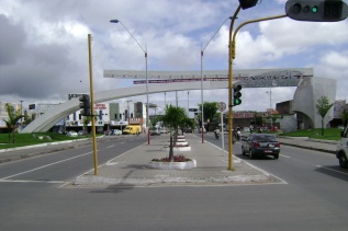 18 de Setembro – Um dos locais turísticos, o Monumento ao Caminhoneiro, fica na Avenida Presidente Dutra — Feira de Santana (BA) — 184 Anos em 2017.