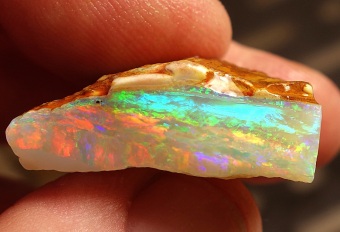 11 de Agosto – O mineraloide opala é sílica amorfa hidratada — Pedro II (PI) — 163 Anos em 2017.