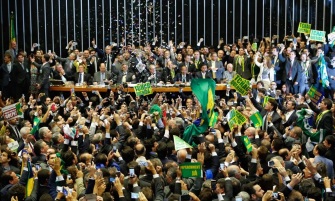 12 de Maio - 2016 – Dilma Rousseff é afastada da Presidência do Brasil pelo Senado dentro do processo de impeachment. Michel Temer assume o cargo em caráter interino.