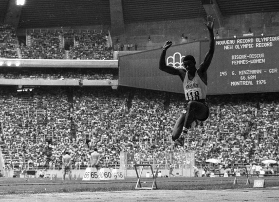 28 de Maio - 1954 — João do Pulo, atleta, especializado em saltos, sendo ex-recordista mundial do salto triplo, medalhista olímpico, militar e político brasileiro.