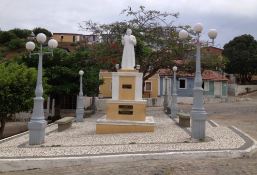 3 de Junho - Praça com monumento a Padre Cícero - Piranhas (AL) - 130 Anos.