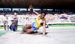 28 de Maio - 1954 — João do Pulo, atleta, ex-recordista mundial do salto triplo, medalhista olímpico e político brasileiro.