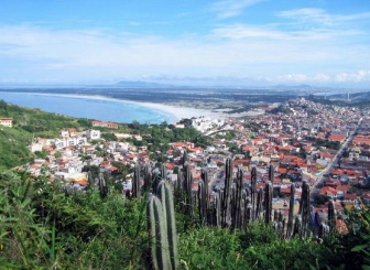 13 de Maio - Arraial do Cabo (RJ) - Vista da cidade a partir do alto do Atalaia.