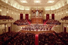 11 de Abril - 1888 — É inaugurado o Concertgebouw em Amsterdã.