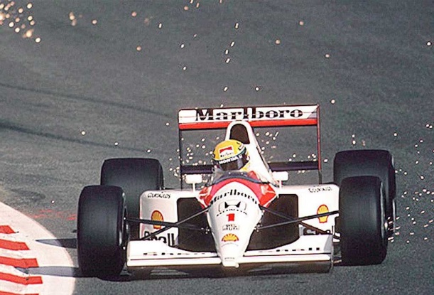 21 de Março - Ayrton Senna pilotando uma McLaren