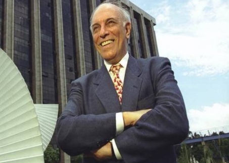 9 de Maio - 2008 — Artur da Távola, jornalista e político brasileiro (n. 1936).