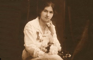 20 de Agosto – Cora Coralina - 1889 – 128 Anos em 2017 - Acontecimentos do Dia - Foto 10 - Jovem.