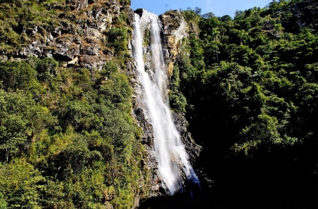 9 de Outubro - Cachoeira Alta, situada no distrito de Ipoema — Itabira (MG) — 169 Anos em 2017.