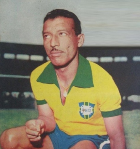 8-de-fevereiro-zizinho-futebolista-brasileiro