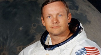 5 de Agosto - Neil Armstrong, astronauta dos Estados Unidos, primeiro homem a pisar no solo lunar