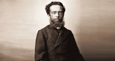 21 de Junho - Machado de Assis fotografado por Marc Ferrez, 1890.