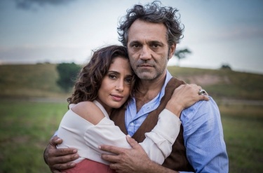 14 de Junho - Camila Pitanga e o ator Domingos Montagner.
