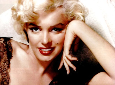 1 de Junho - 1926 - Marilyn Monroe, atriz estadunidense, pose, close.