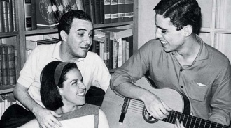 10 de Junho - Miúcha com o ex-marido João Gilberto e o irmão, Chico Buarque.