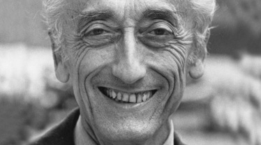 11 de Junho - 1910 – Jacques Cousteau, explorador e inventor francês (m. 1997).