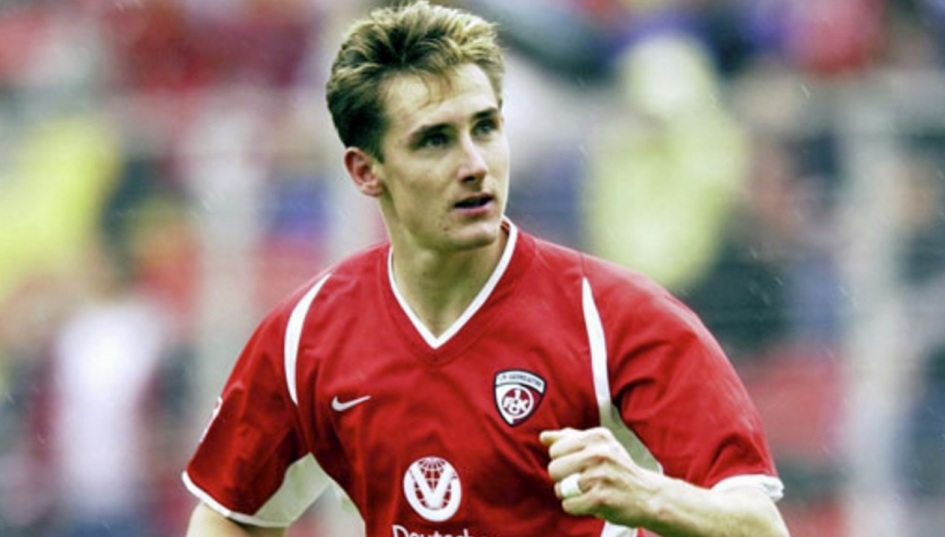 9 de Junho - 1978 — Miroslav Klose, futebolista, alemão, de origem polonesa - Jogando pelo Homburg, em 1999.