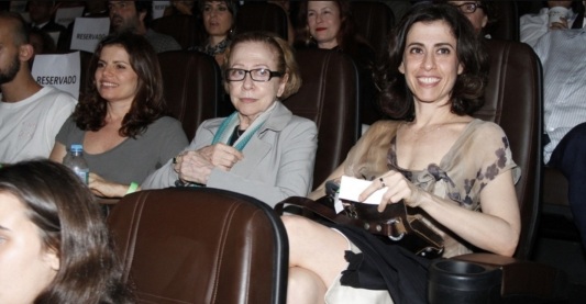 29 de Maio - Debora Bloch no teatro, com Fernanda Montenegro e Fernanda Torres.