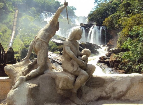 21 de Maio - Monumento aos Indios Puris - Início do Caminho da Luz - Cachoeira de Tombos - Tombos (MG) 165 Anos.