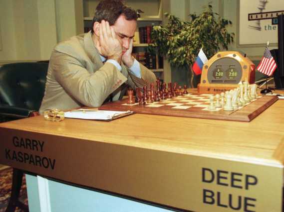 17-de-fevereiro-1996-o-campeao-de-xadrez-russo-garry-kasparov-vence-o-supercomputador-da-ibm