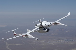 29 de Setembro – 2004 – A SpaceShipOne realiza um bem sucedido voo espacial; a primeira de duas etapas necessárias para ganhar o concurso Ansari X Prize de Burt Rutan.