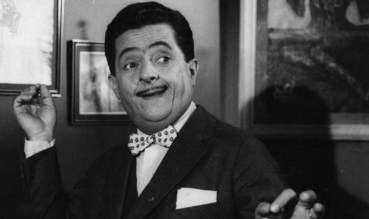 18 de Abril - 1915 — Zé Trindade, comediante brasileiro (m. 1990).