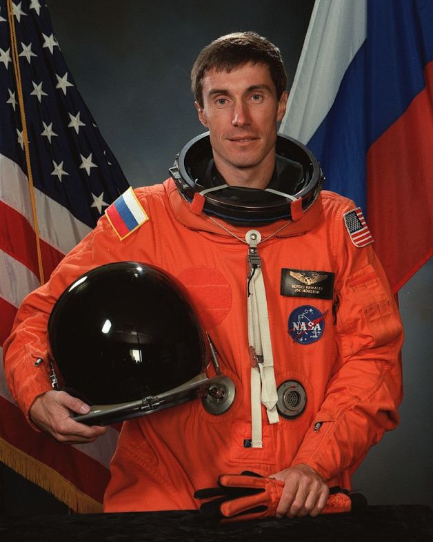 25 de Março - Sergei Krikalev, cosmonauta russo e um dos maiores veteranos do espaço, retorna à Terra após uma permanência de dez meses a bordo da estação espacial Mir.