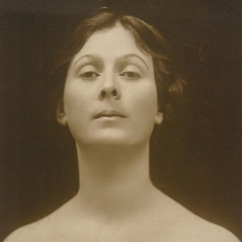 14 de Setembro – 1927 — Isadora Duncan, bailarina norte americana (n. 1878).