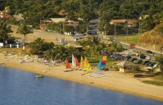 3 de Setembro – Escola de iatismo BL3 na Praia Engenho d'Água — Ilhabela (SP) — 212 Anos em 2017.