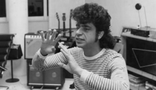 4 de Maio - 1953 - Lulu Santos - compositor e músico brasileiro, jovem, estúdio.